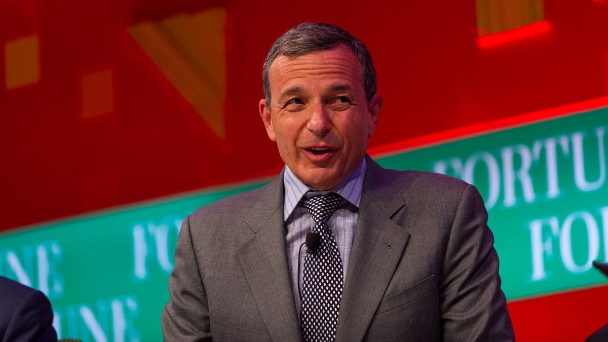 bob-iger-looking-selling-disney-apple