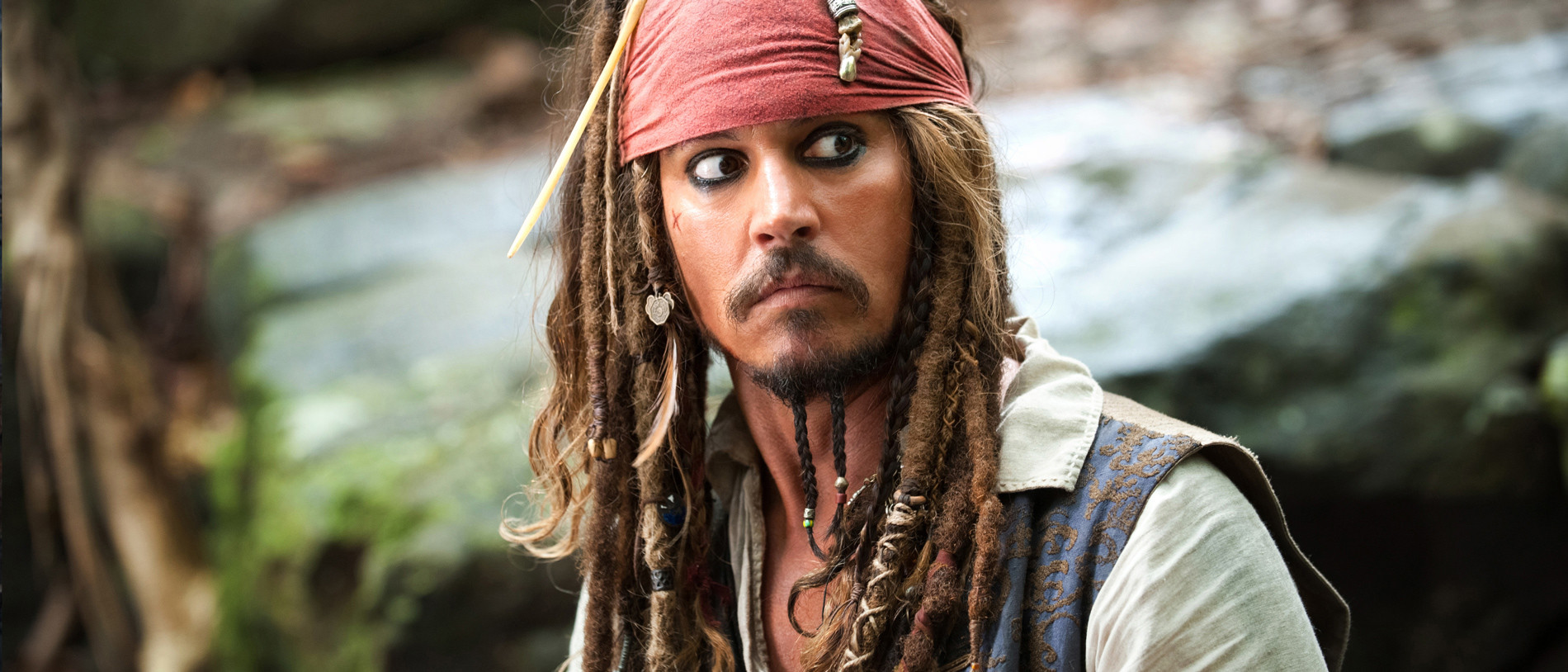 Johnny-Depp-Pirates-Of-The-Caribbean-The-Addams-Family-Tim-Burton