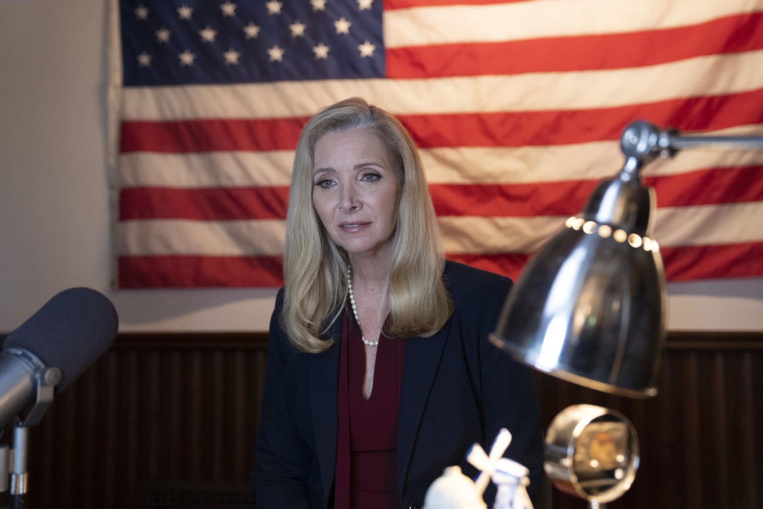 Death To 2020 Netflix Lisa Kudrow