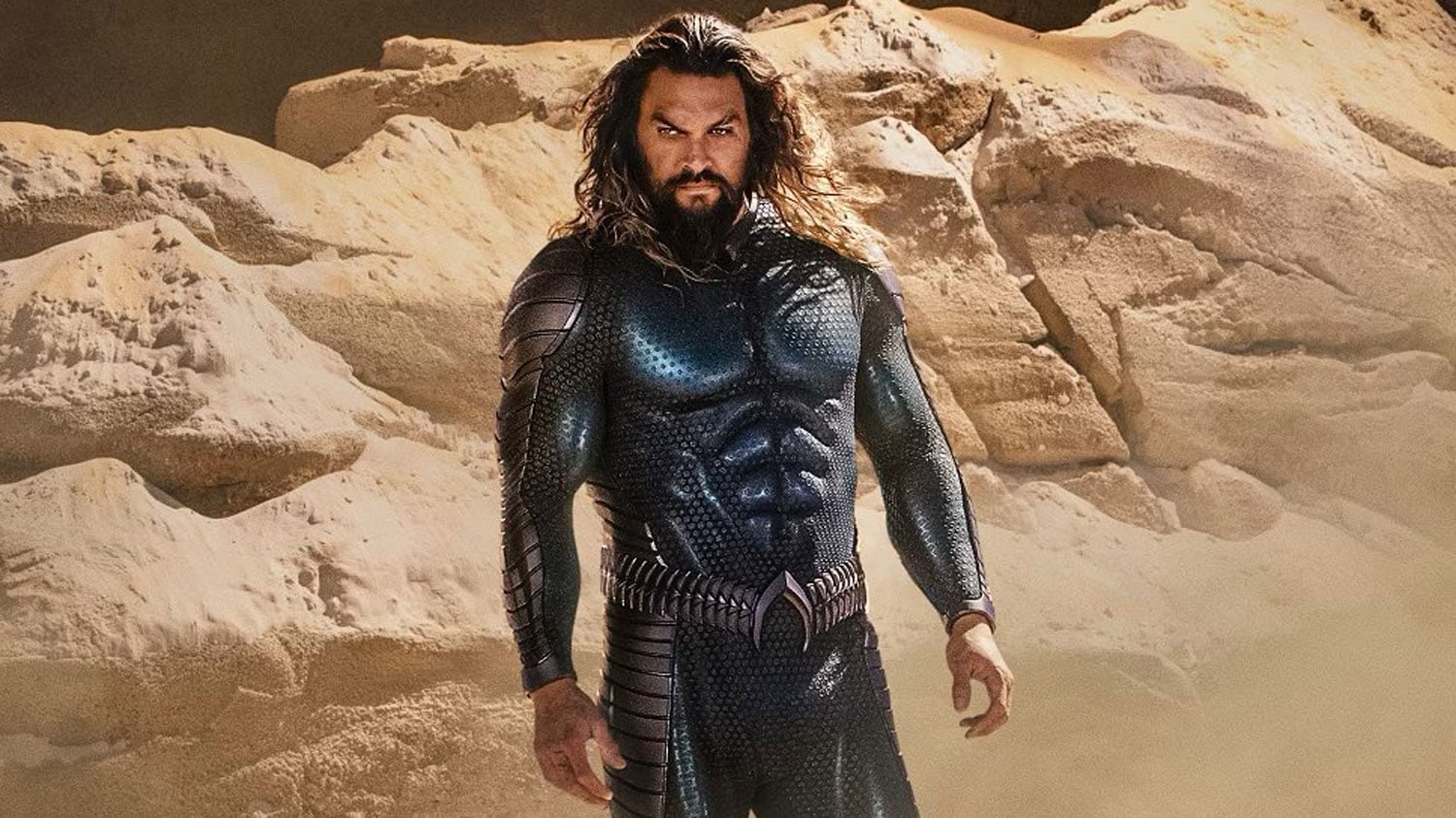 Amber Heard's 'Aquaman' colleague Jason Momoa supports Johnny Depp with  surprising detail