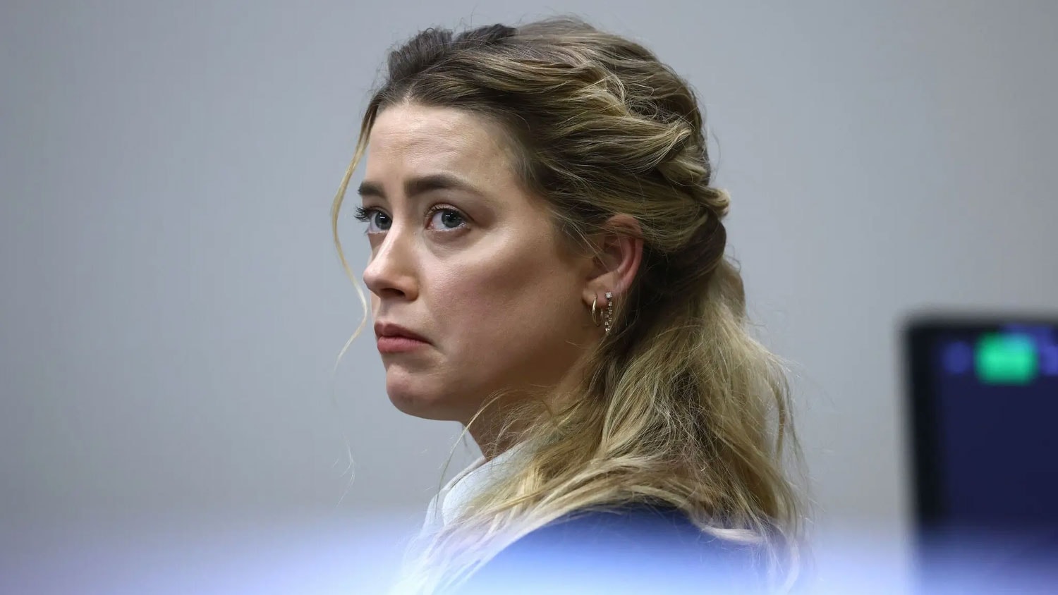 Amber Heard Trying To Charm Jury: Body Language Expert