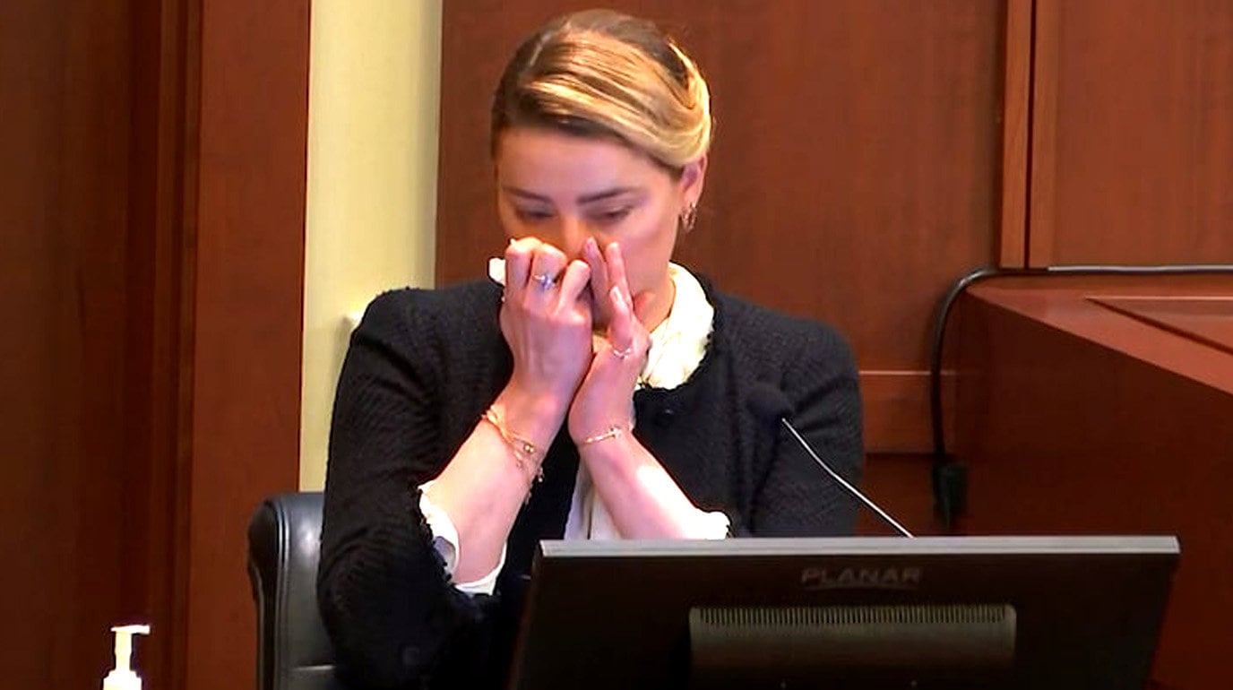 Amber Heard Trying To Charm Jury Body Language Expert