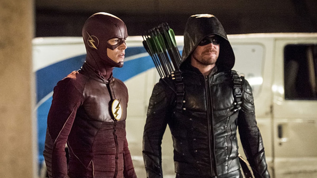 Stephen Amell Returning As Green Arrow In The Flash Season 9