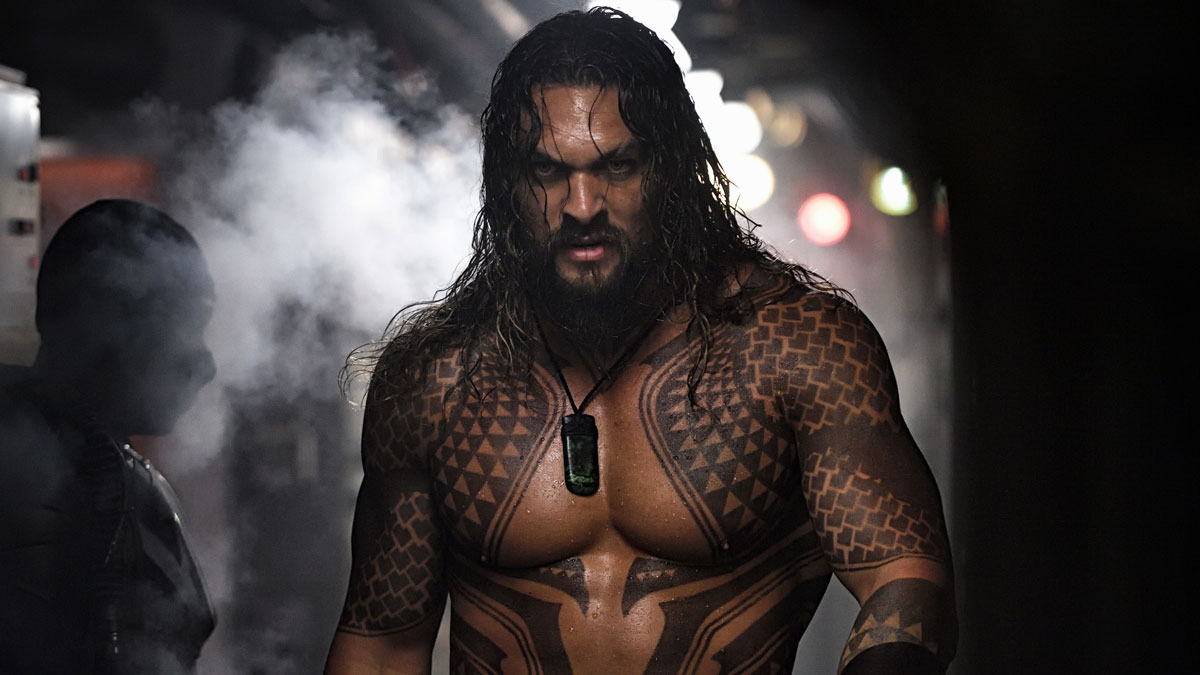 aquaman-2-3-reshoots-jason-momoa