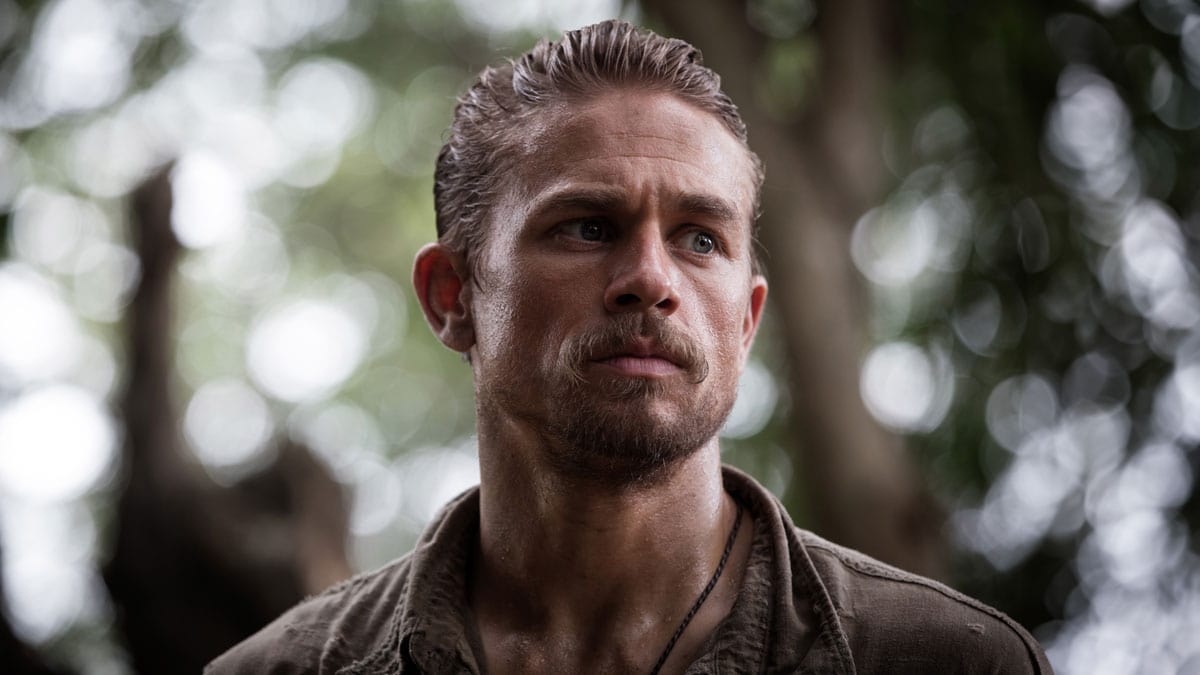charlie-hunnam-offered-green-arrow-role-1