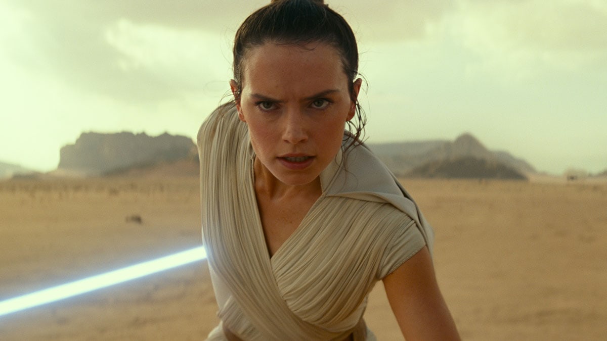 daisy-ridley-star-wars-movie-delayed-1