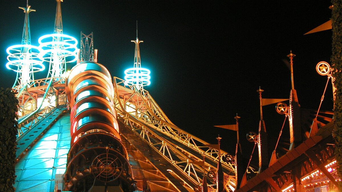 live-action-space-mountain-movie-3